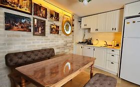 Bonjour Suit Private Triplex Apartment